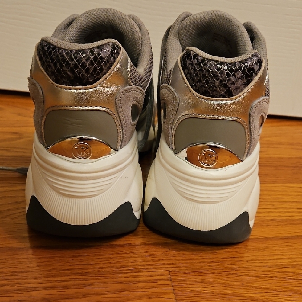✨️MICHAEL Michael Kors Gray and Silver Sneakers - Picture 2 of 5
